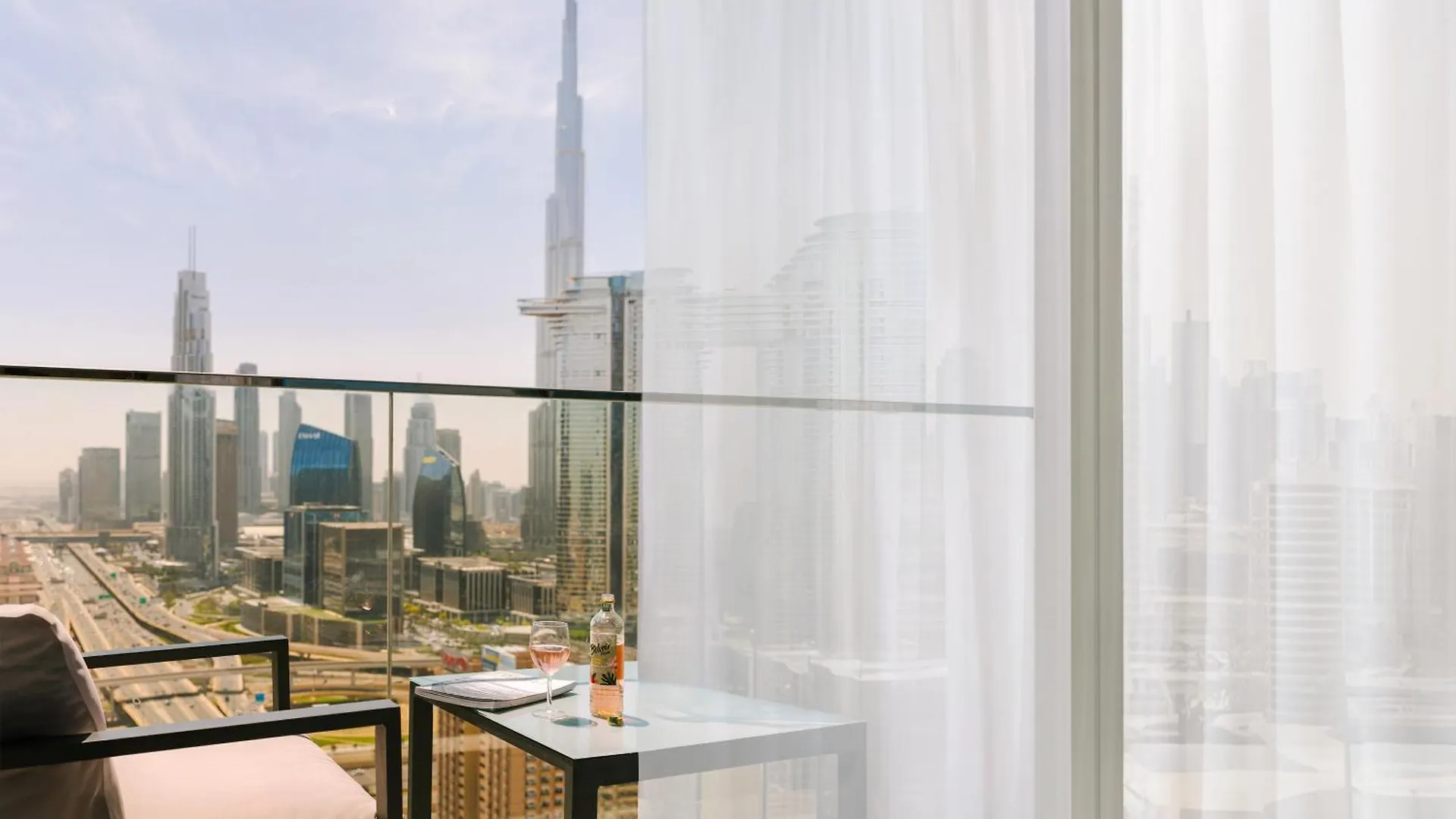Aparthotel Sonder Downtown Towers Dubaj