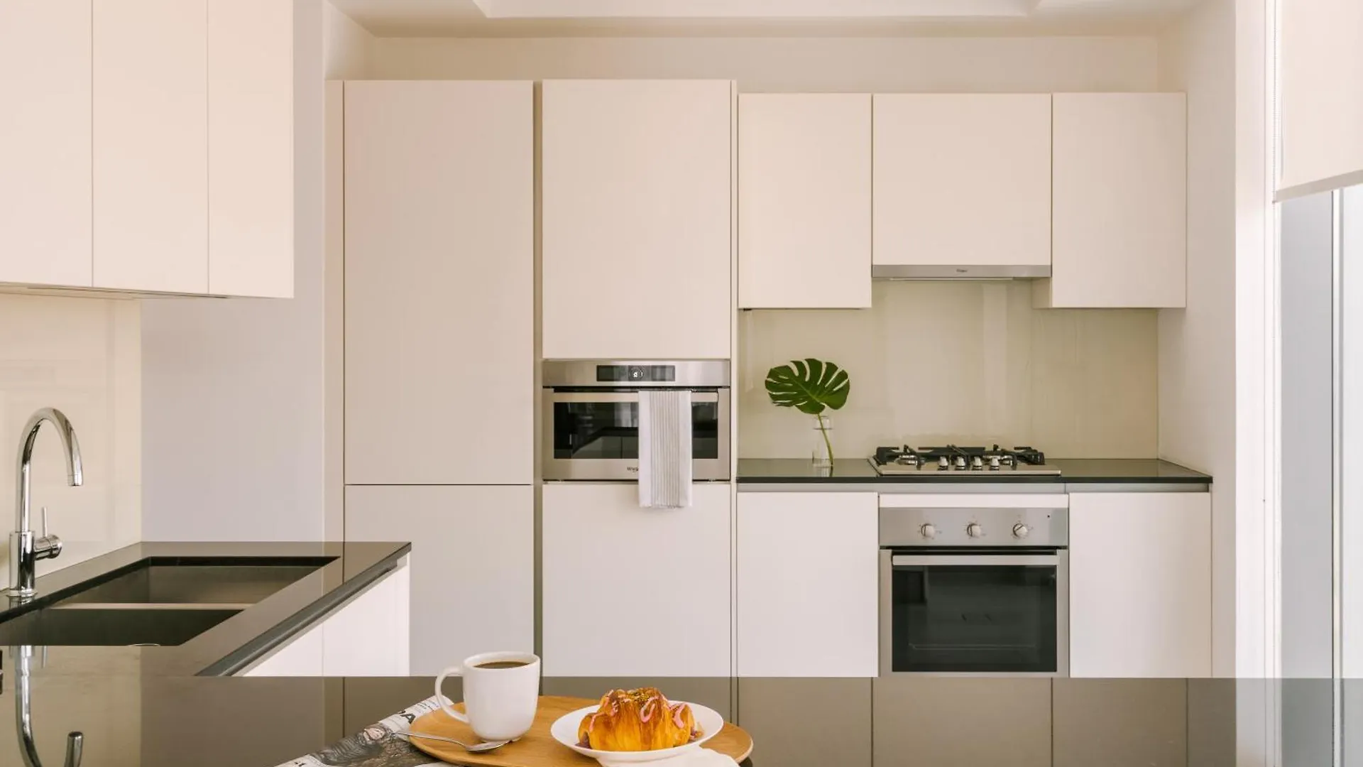 Sonder By Marriott Bonvoy Downtown Towers Apartments