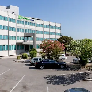 https://holiday-inn-express-lisbon-airport.hotels-lisbon-portugal.com