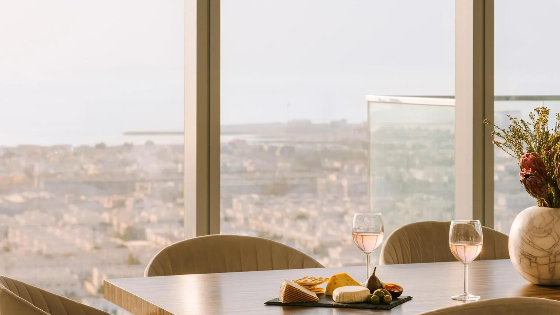 Sonder By Marriott Bonvoy Downtown Towers Apartments Dubai Aparthotel