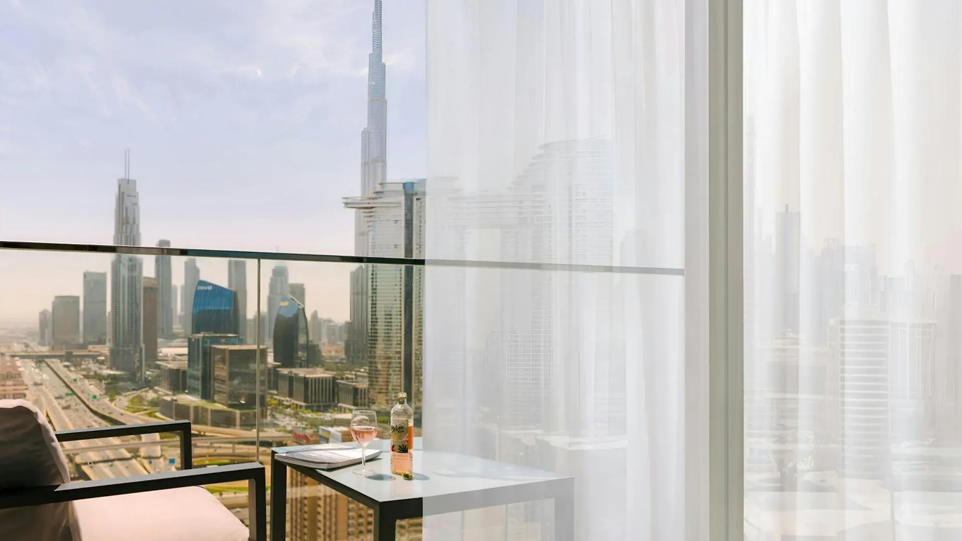 Sonder By Marriott Bonvoy Downtown Towers Apartments 4*, דובאי