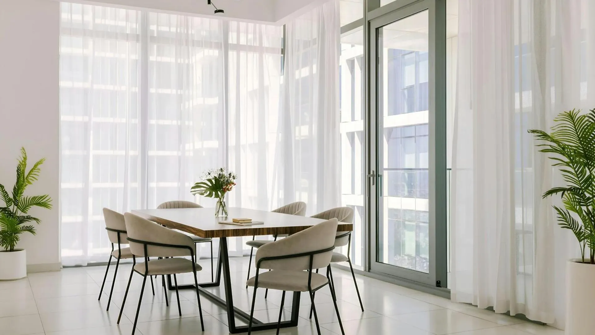 Sonder By Marriott Bonvoy Downtown Towers Apartments